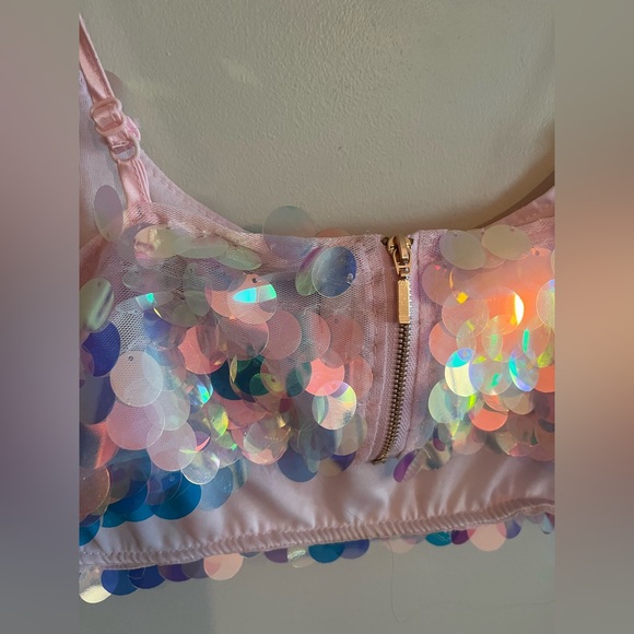 Miss Guided Sequin Festival Outfit - Picture 12 of 16